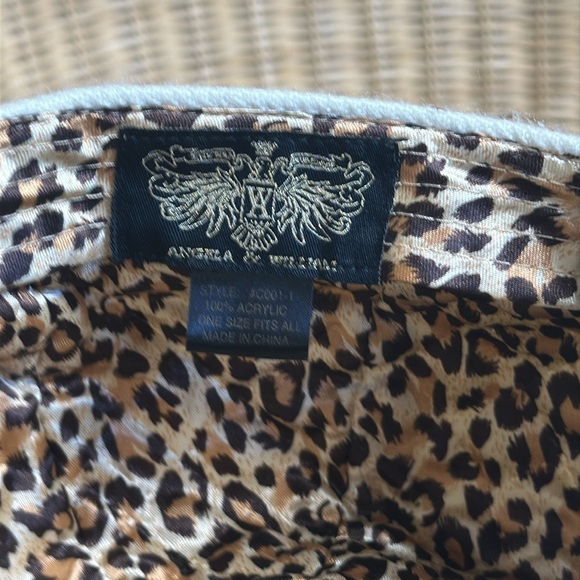 Adorable NWOT Angela & William Cream Color News Boy Hat & Matching Scarf - Picture 6 of 12